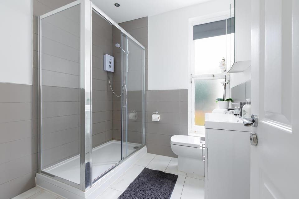 Shower, Toilet, Bathroom