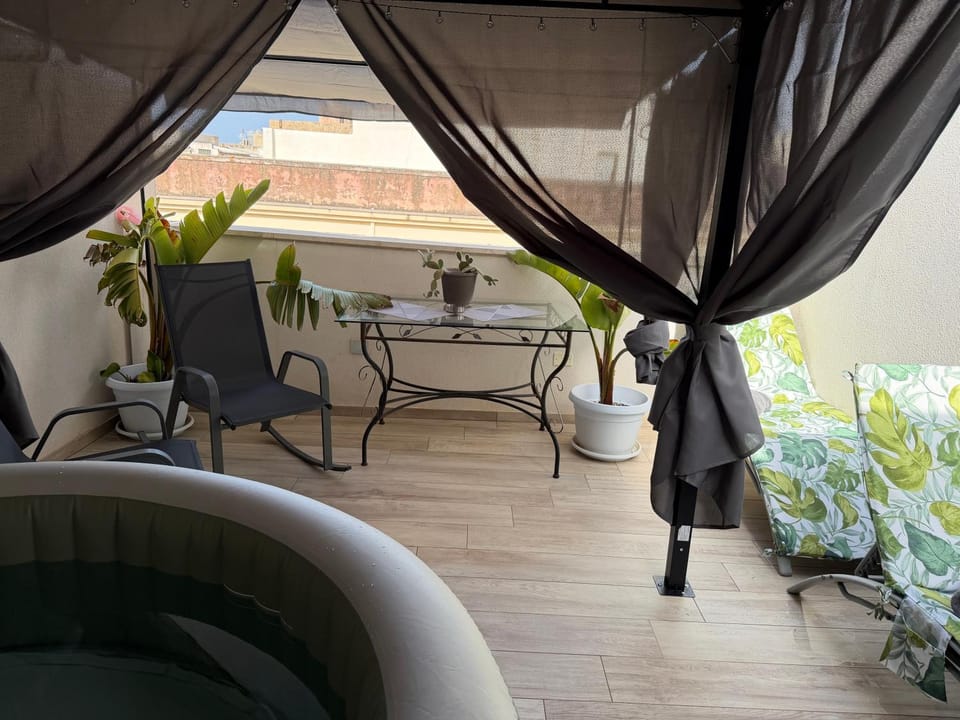 Massage, Balcony/Terrace