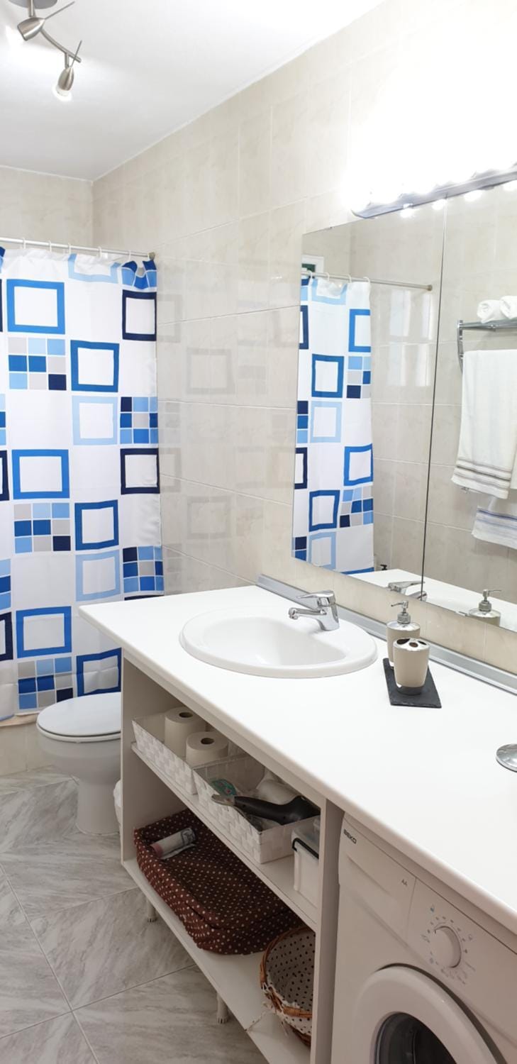 Shower, Bathroom, Bath, towels, washing machine