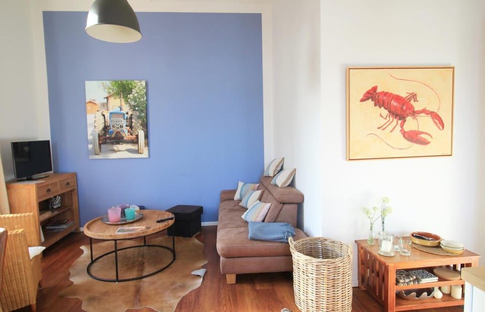 TV and multimedia, Photo of the whole room, Seating area