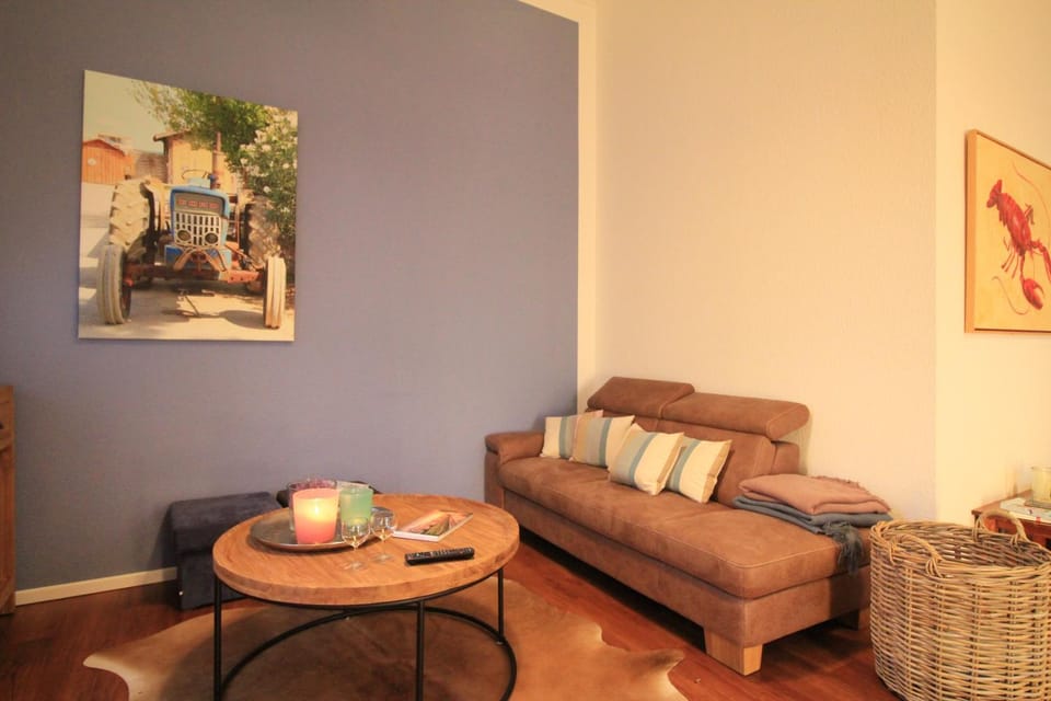 Living room, Photo of the whole room, Decorative detail, Seating area