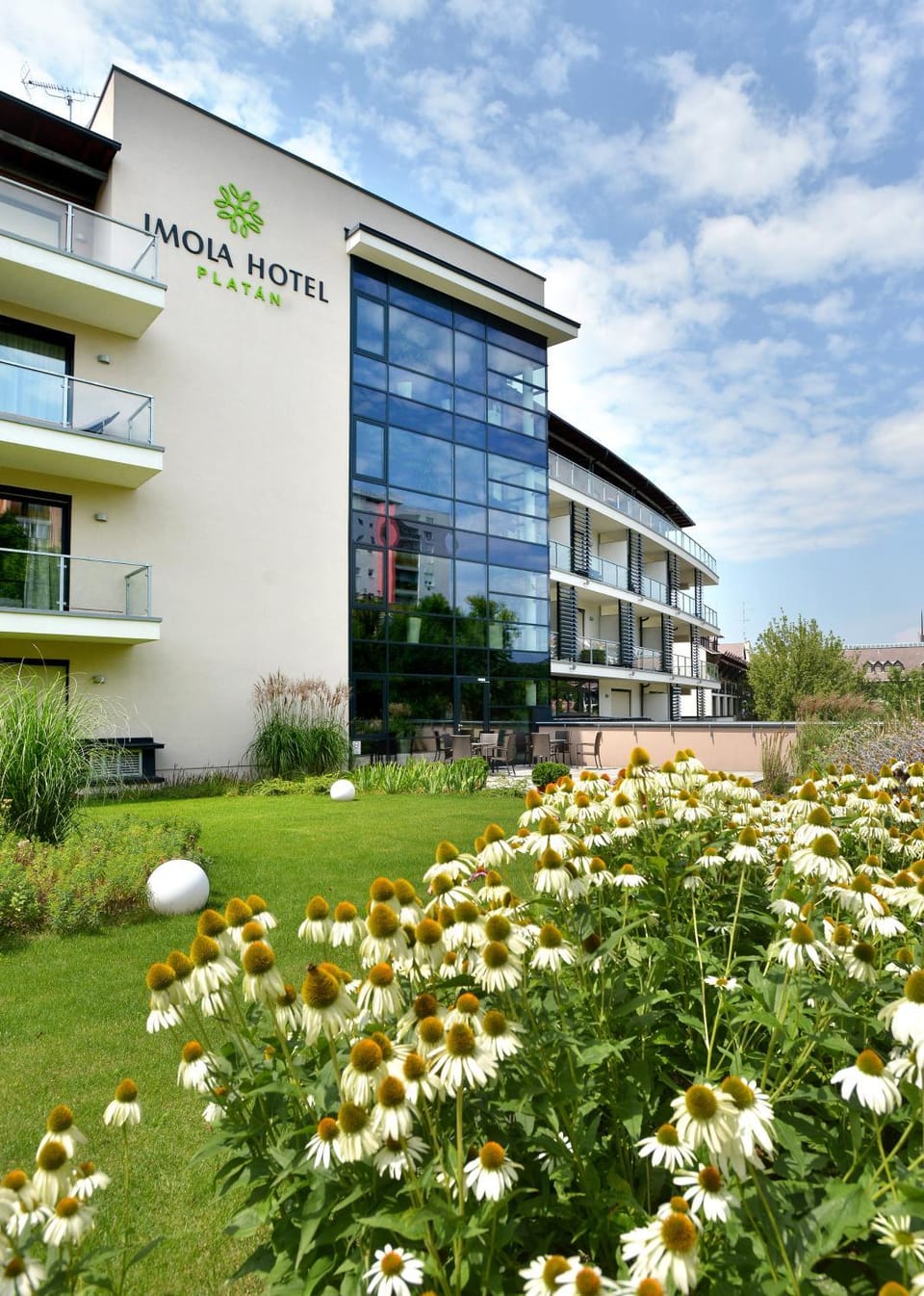 Property building, Natural landscape, Garden, Garden view