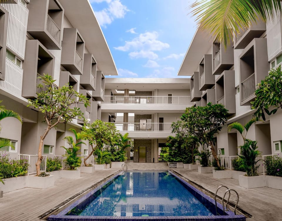 Property building, Swimming pool