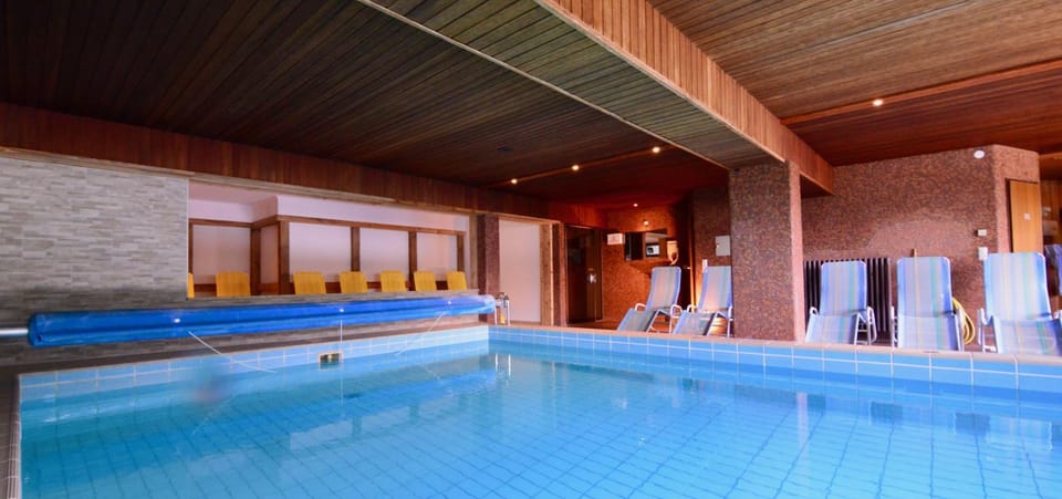 Swimming pool, Swimming pool