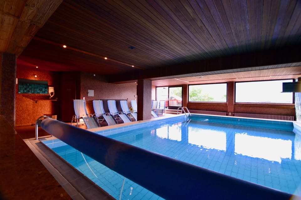 Swimming pool, Swimming pool