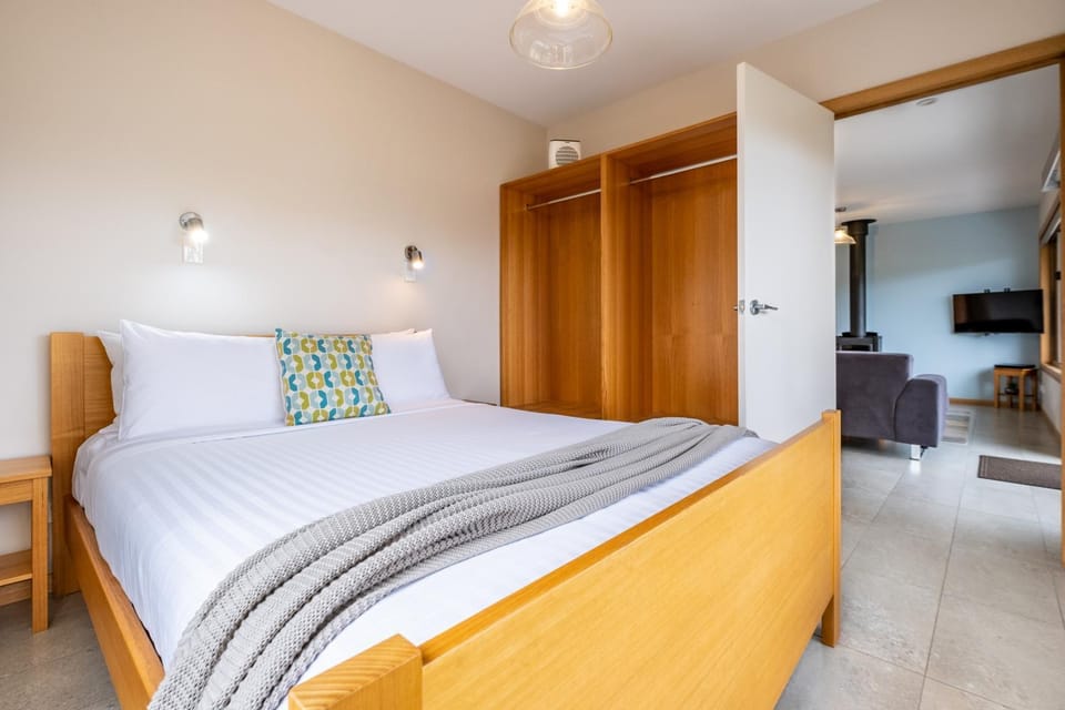 Bed, Bedroom, wardrobe