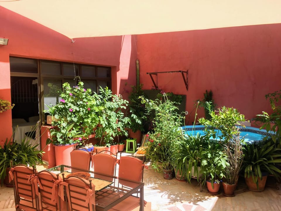 Balcony/Terrace, Dining area, Swimming pool