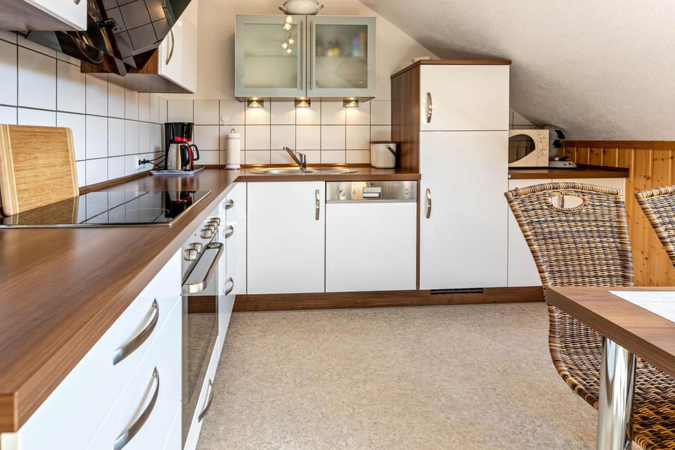 Kitchen or kitchenette, Living room