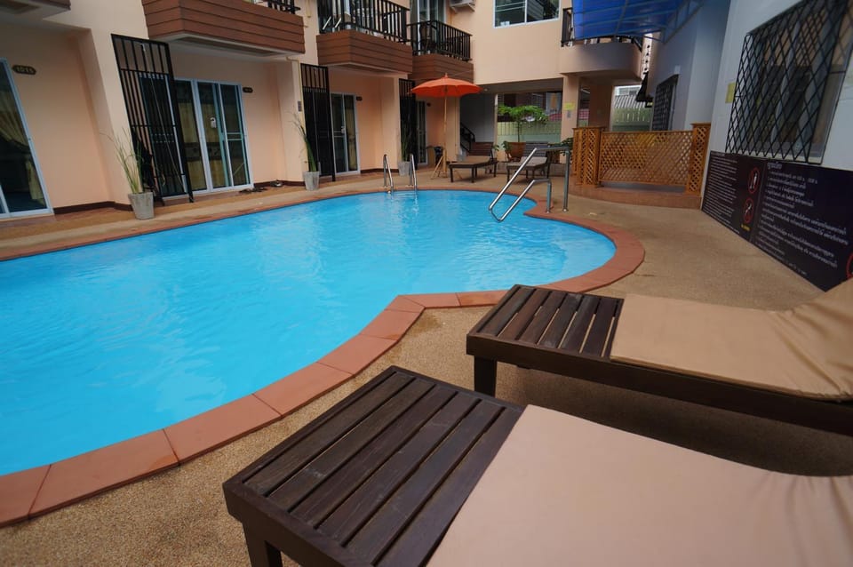 Swimming pool, Swimming pool