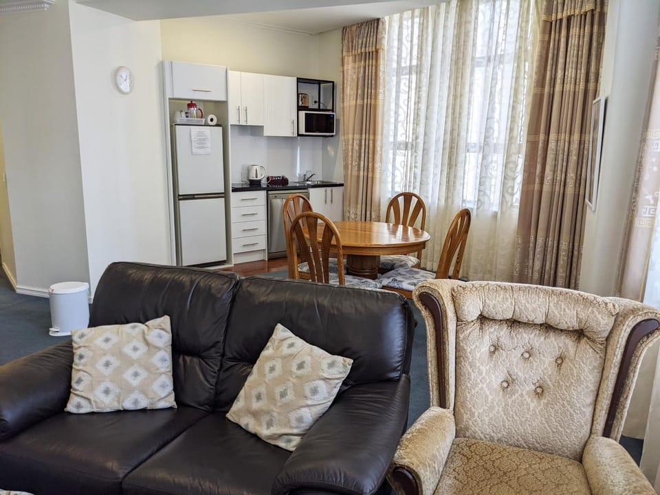 Spacious CBD Art Deco Apartment Apartment in Wellington
