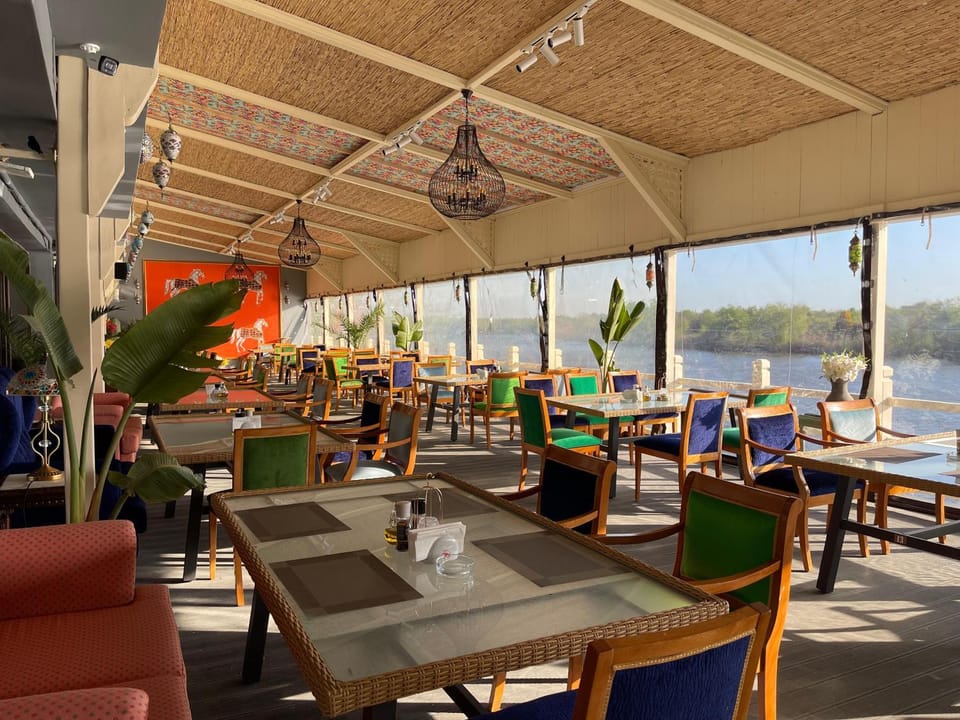 Restaurant/places to eat, Day, Natural landscape, Lake view