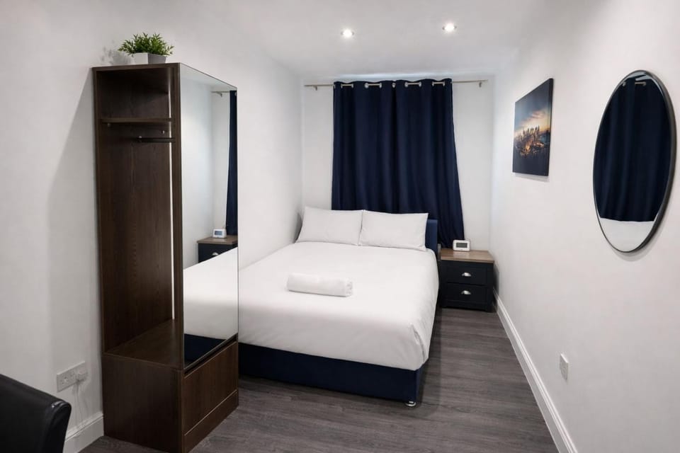 The Broadway Hotel - London Heathrow Hotel in Southall