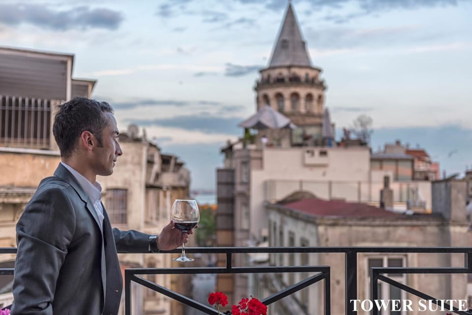 Nearby landmark, Day, People, View (from property/room), Balcony/Terrace, City view, Landmark view