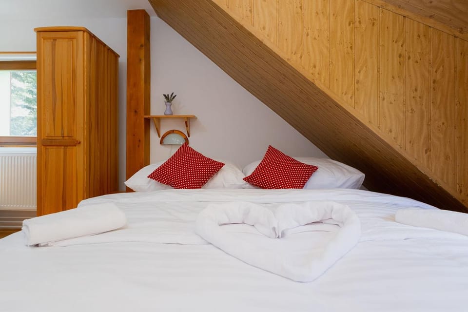 Bed, View (from property/room), Bedroom, towels
