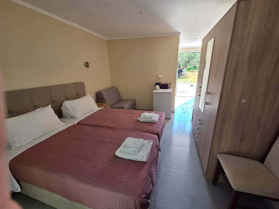 Bed, Photo of the whole room, Bedroom, wardrobe