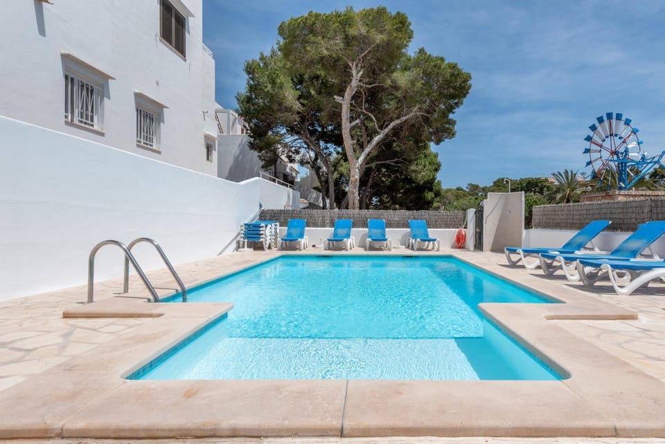 Property building, Swimming pool