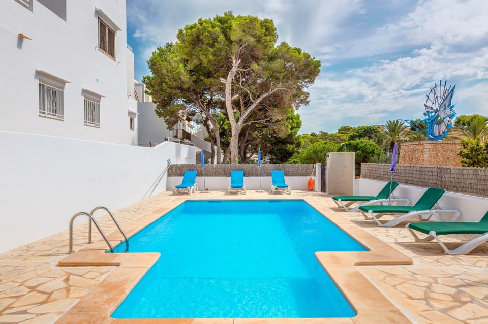 Property building, Swimming pool