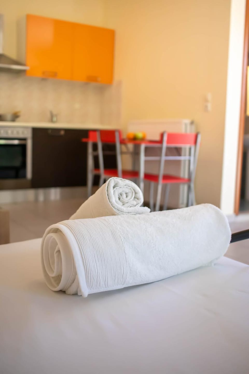 Bed, Dining area, kitchen