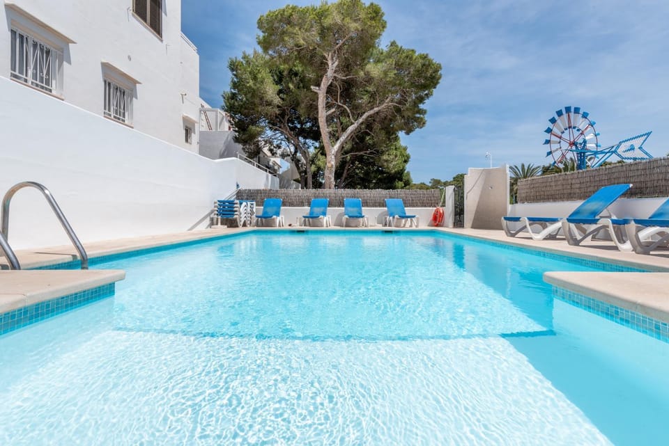Property building, Swimming pool