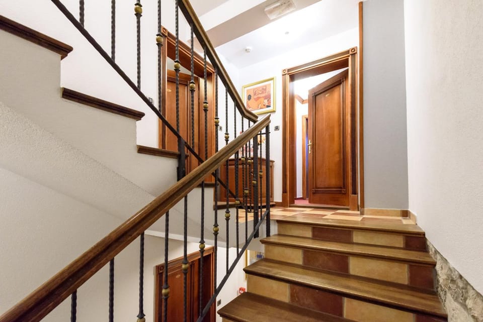 Balcony/Terrace, Area and facilities