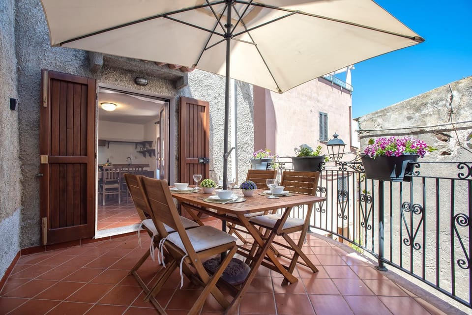 Property building, Balcony/Terrace