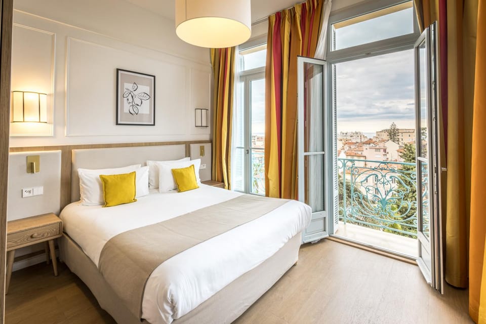 Natural landscape, Photo of the whole room