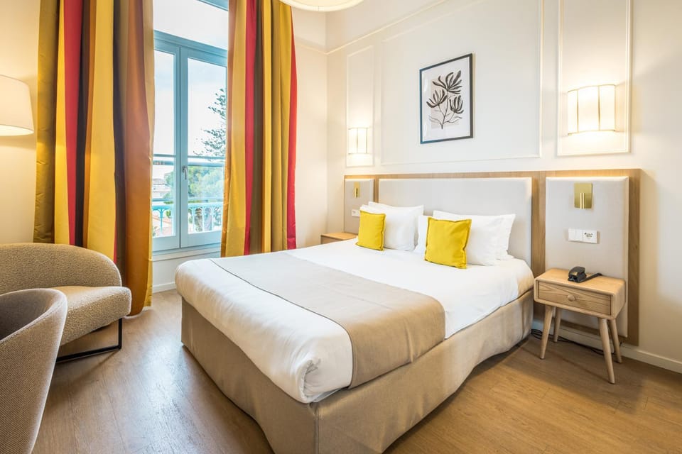 Photo of the whole room, Bedroom, Garden view