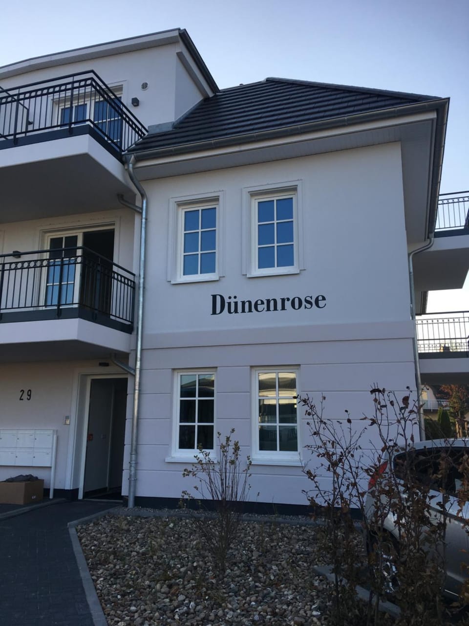 Facade/entrance