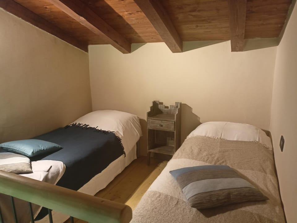 Agriturismo Cà del Lupo Farm Stay in Province of Massa and Carrara