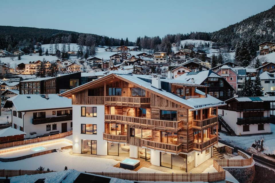 Property building, Natural landscape, Winter, Landmark view, Mountain view