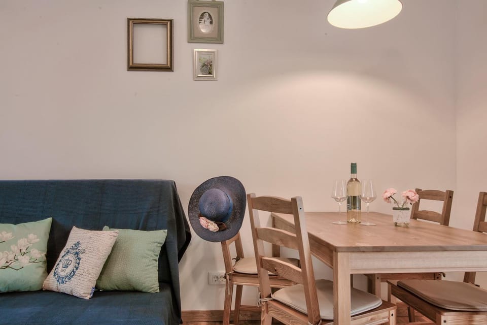 Apartments Tiny Garden Apartment in Medulin