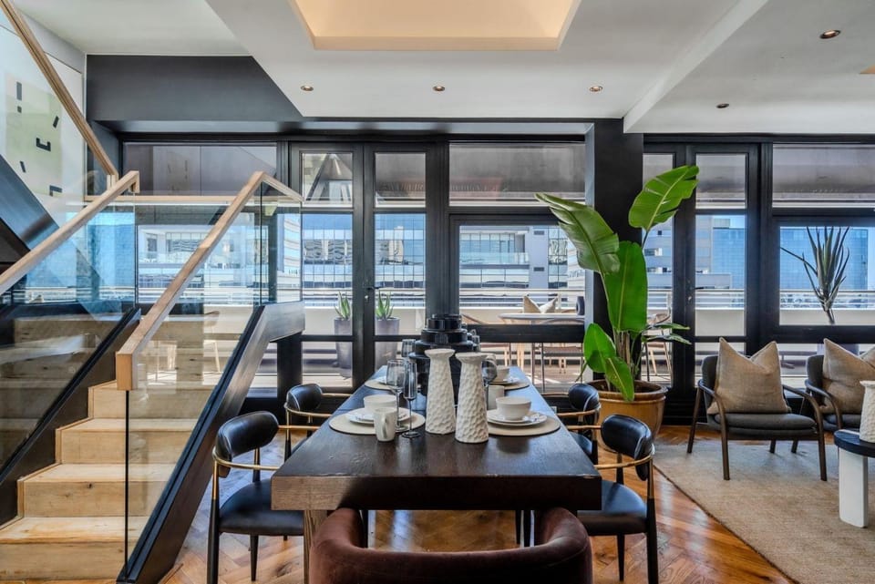 Luxury Onyx Penthouse with Sea Mountain Views by CTICC Cape Town Apartment in Cape Town