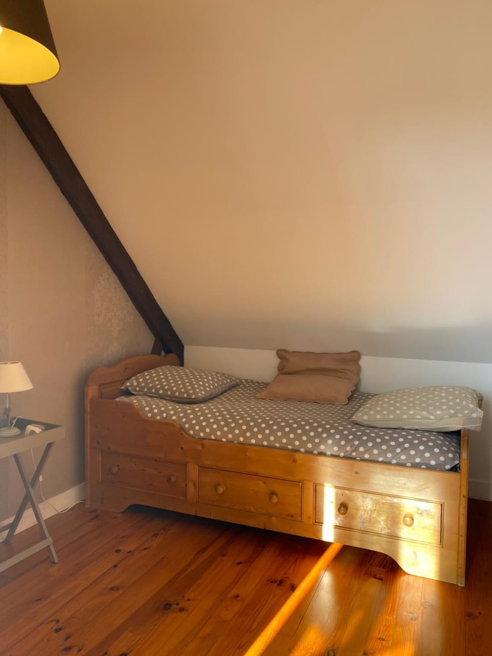 Bed, Photo of the whole room