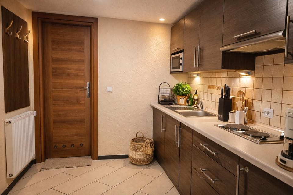 Kitchen or kitchenette, pet friendly, kitchen