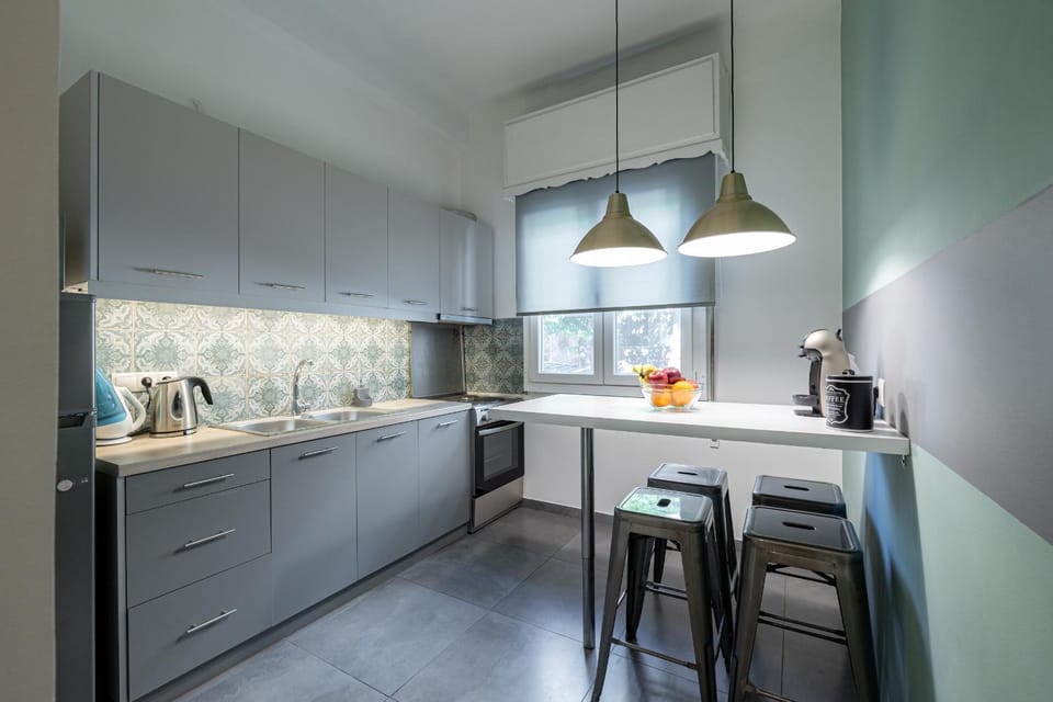 Kitchen or kitchenette, Dining area, minibar, pet friendly, stove