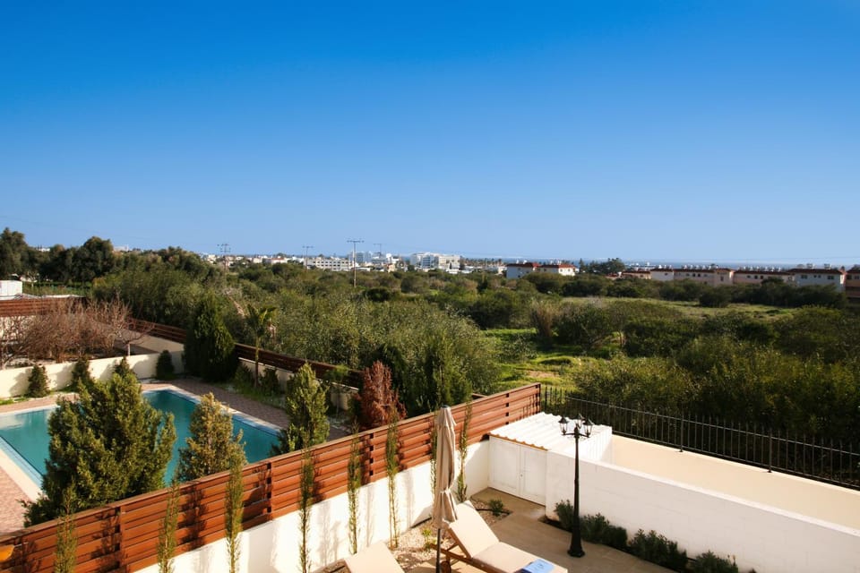 Balcony/Terrace, City view