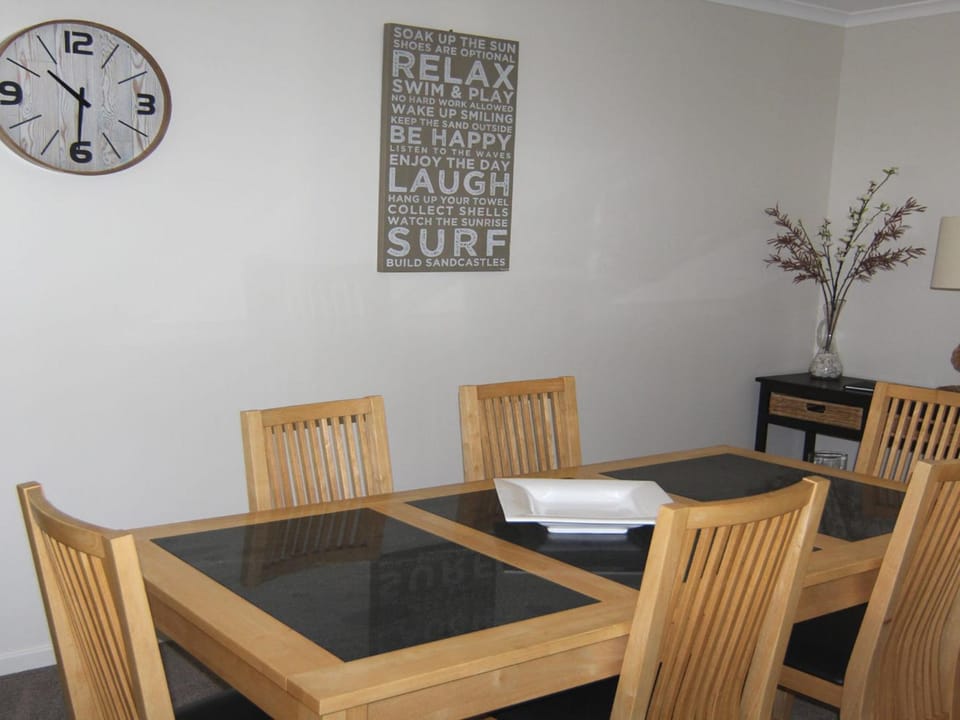 Twin Pines 301 CBD Location Apartment in Forster