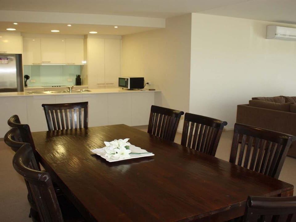 The Reef 103 Lakeside Apartment in Tuncurry