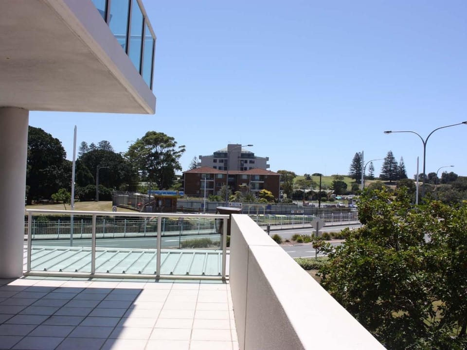 The Reef 103 Lakeside Apartment in Tuncurry