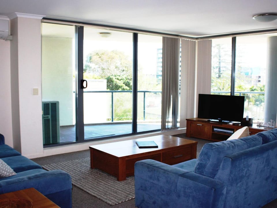 Twin Pines 401 CBD Location Apartment in Forster