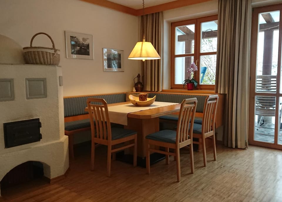 Food and drinks, Photo of the whole room