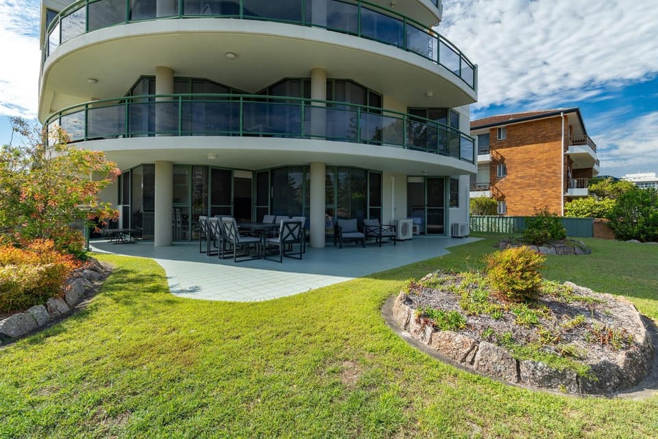Parkside Marina 1 CBD Location Apartment in Tuncurry