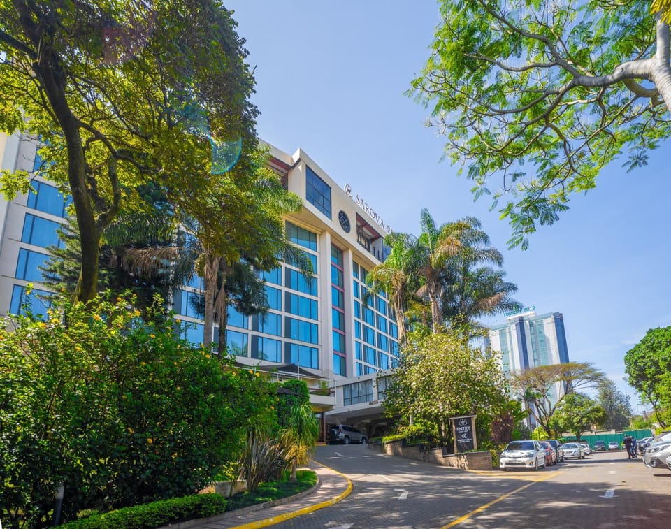 Property building, Day, Neighbourhood, City view, Location, Parking