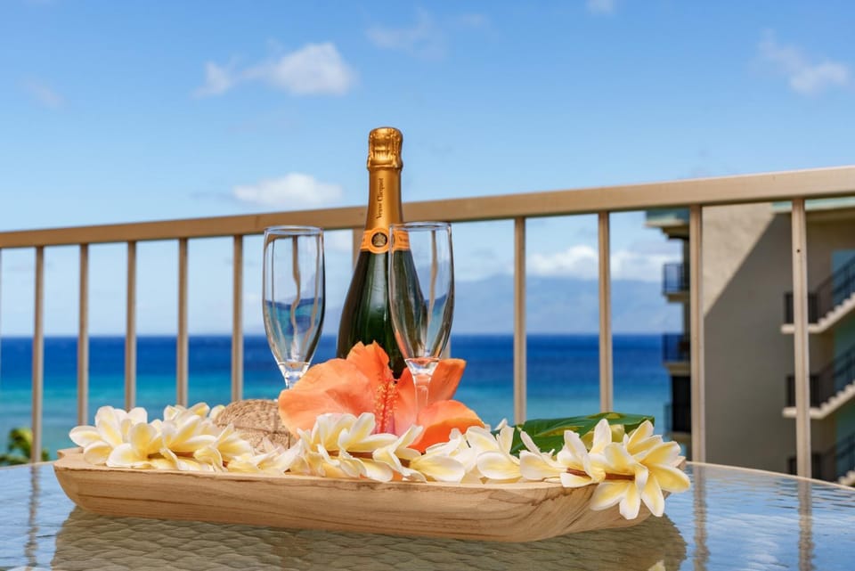 Royal Kahana 702 Studio Condo Apartment in Napili-Honokowai