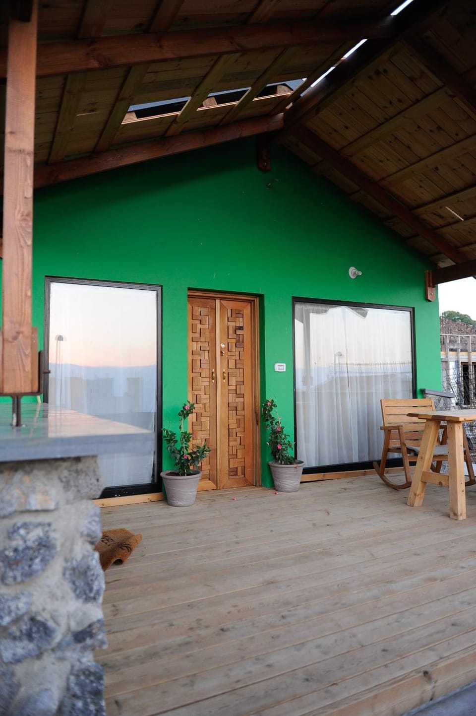 The green and red cabins Cabin in North District