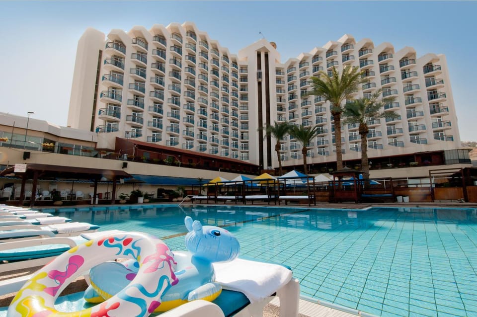 Property building, Swimming pool, Swimming pool