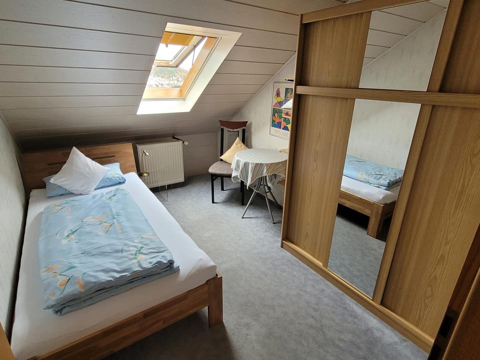 Photo of the whole room, Bedroom