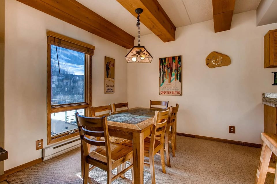 2 Br- Amazing View Of Mt Crested Butte Condo Apartment in Colorado