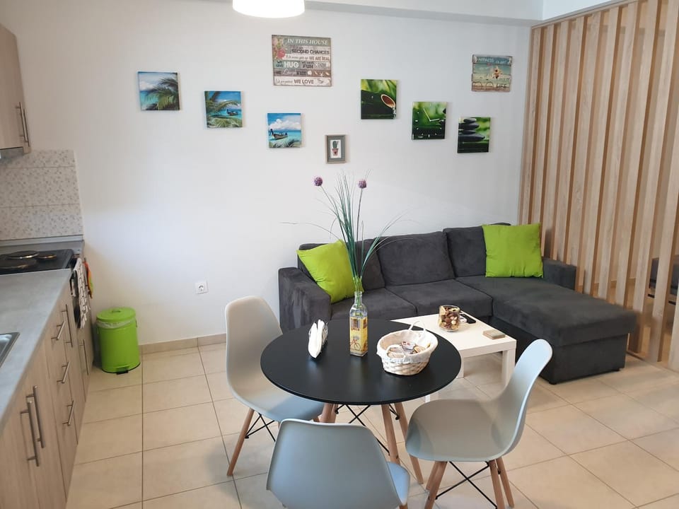 green - comfy center rodos Apartment in Rhodes, Greece
