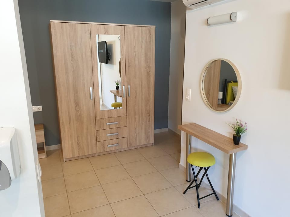 green - comfy center rodos Apartment in Rhodes, Greece